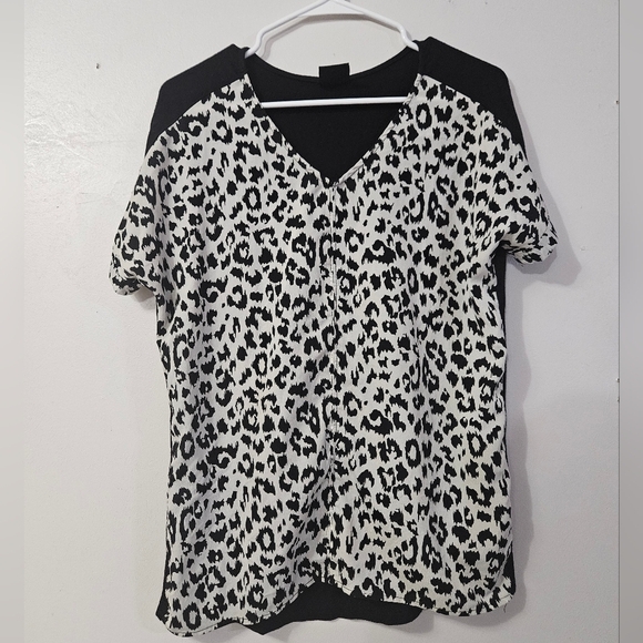 Bobeau Leopard Print Black and White Women's Top! - Picture 1 of 6